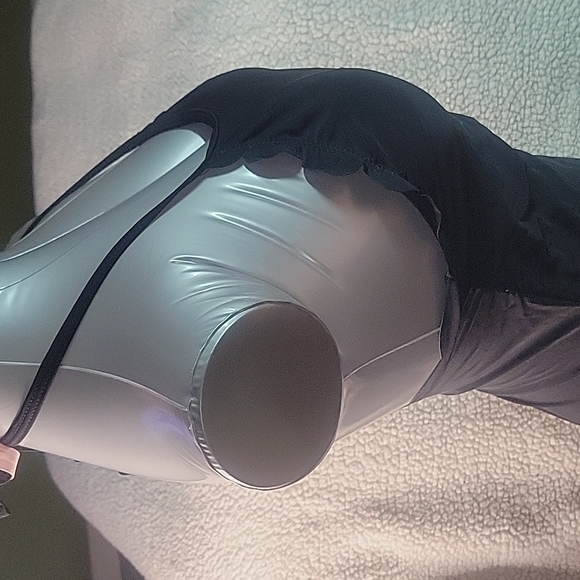 Swimsuit - Picture 3 of 5